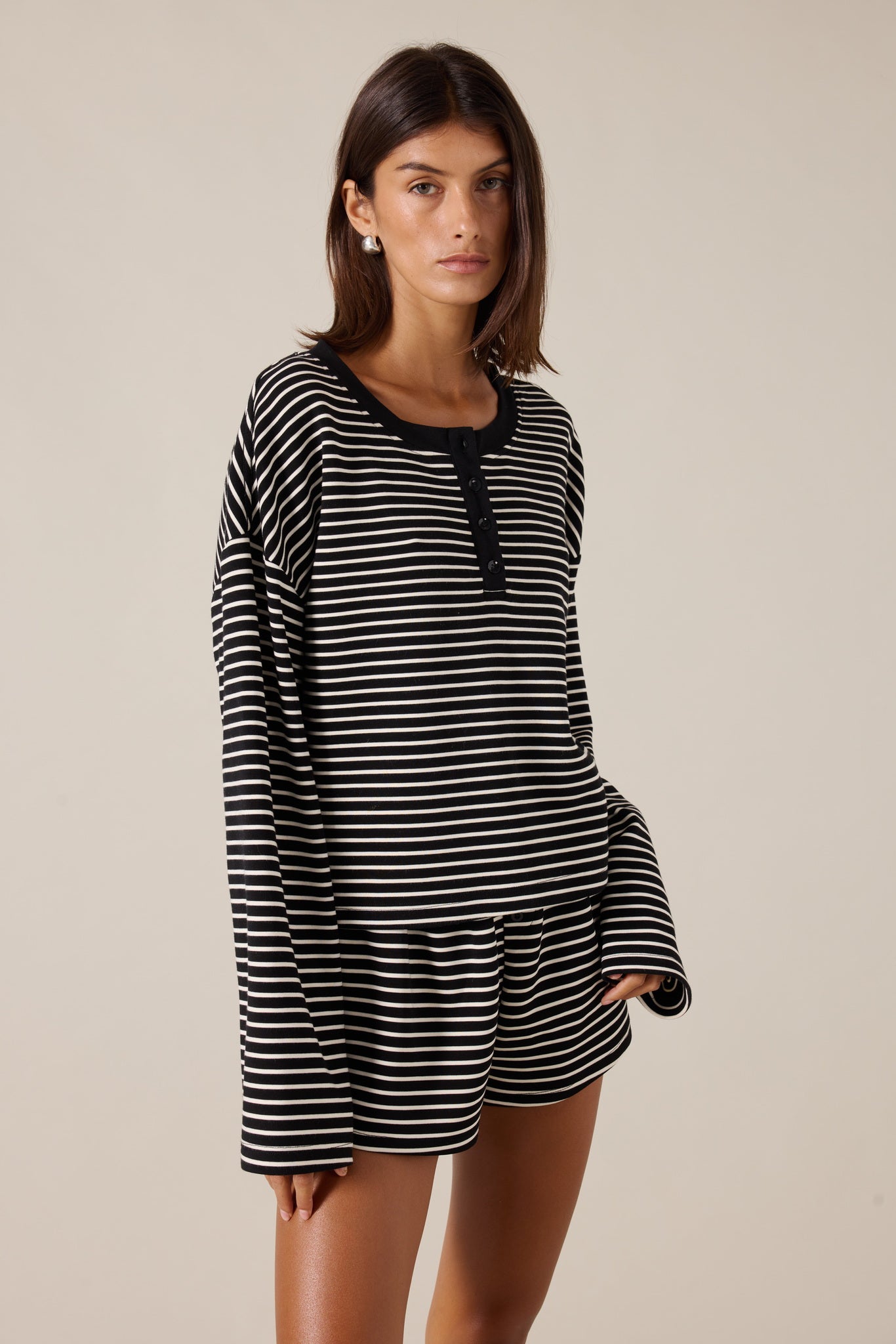 NIXIE SHORT - JET STRIPE