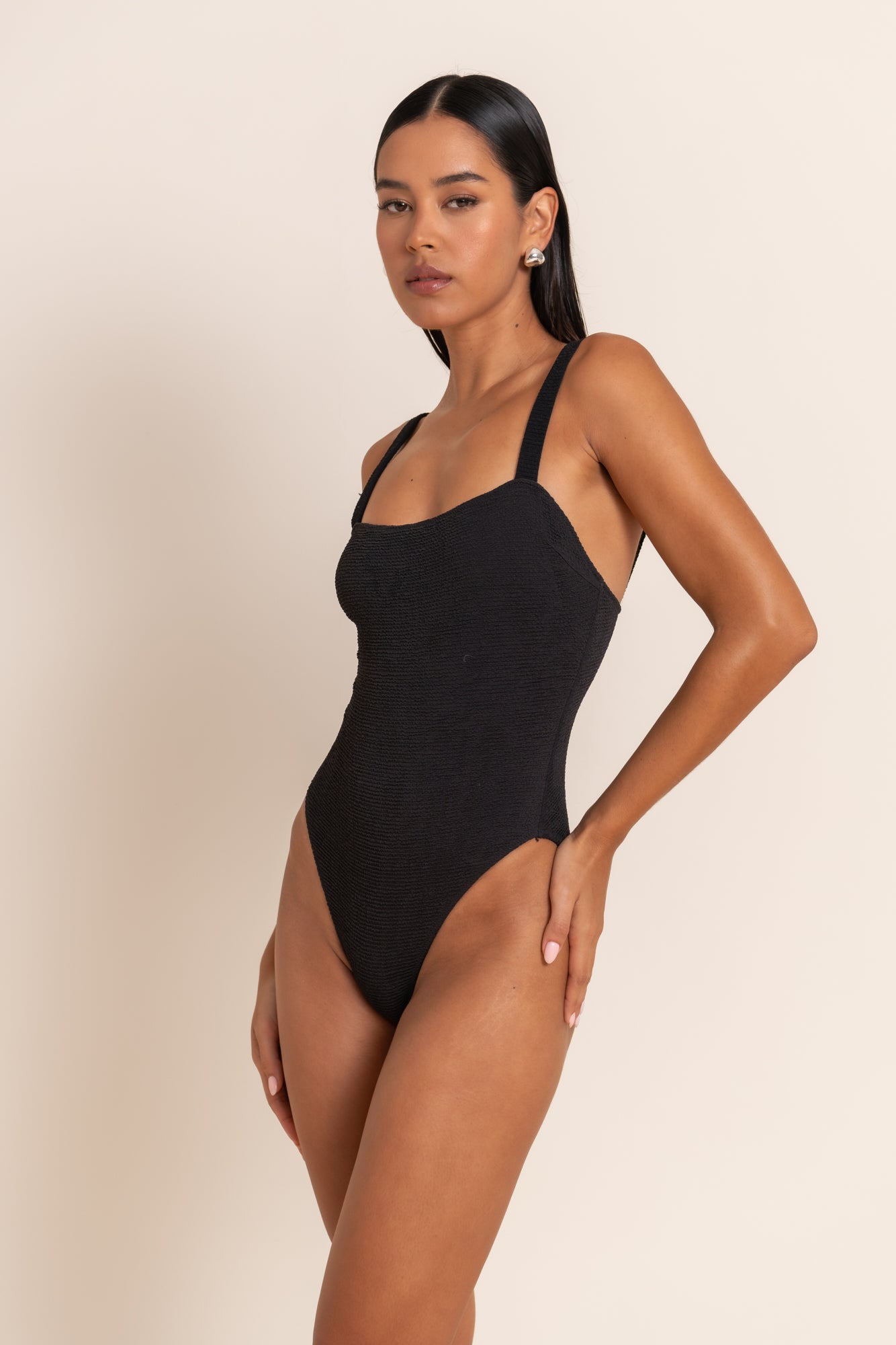 LIA ONE PIECE - ONYX