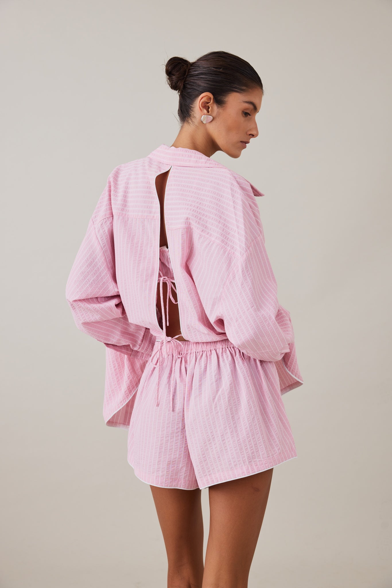 SABINE SHORT - PETAL