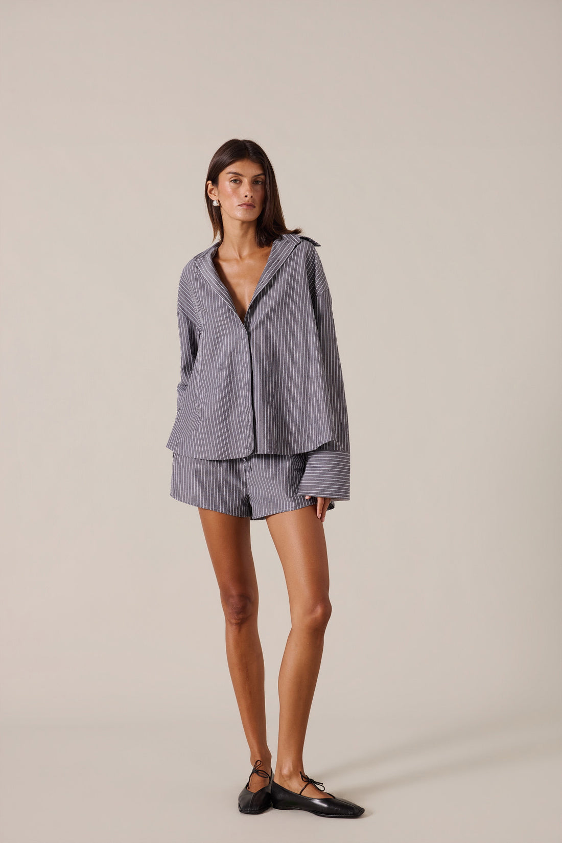 ISLA SHORT - GRAPHITE