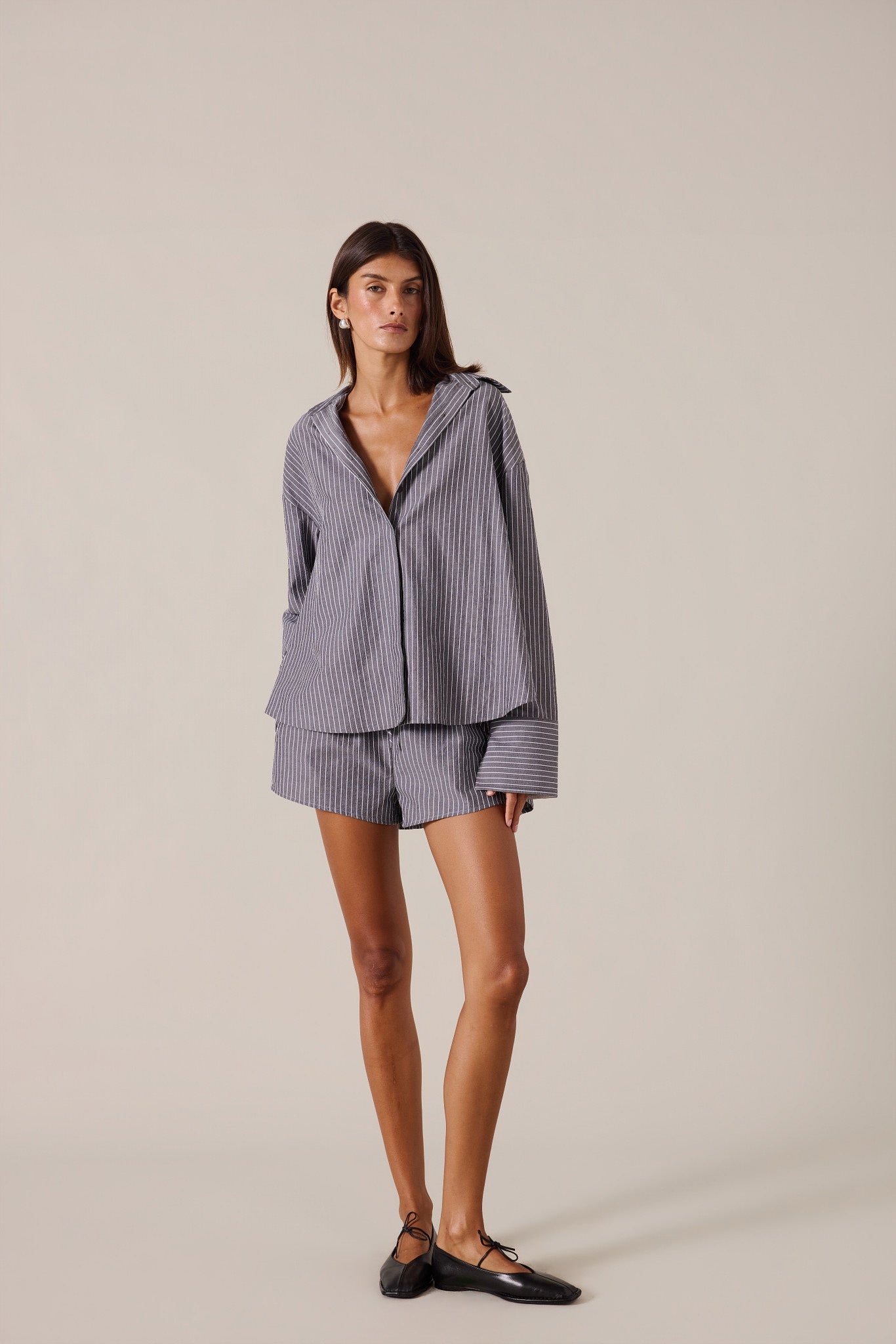 ISLA SHORT - GRAPHITE