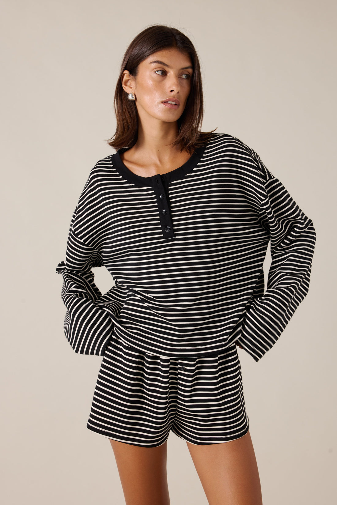 NIXIE SHORT - JET STRIPE